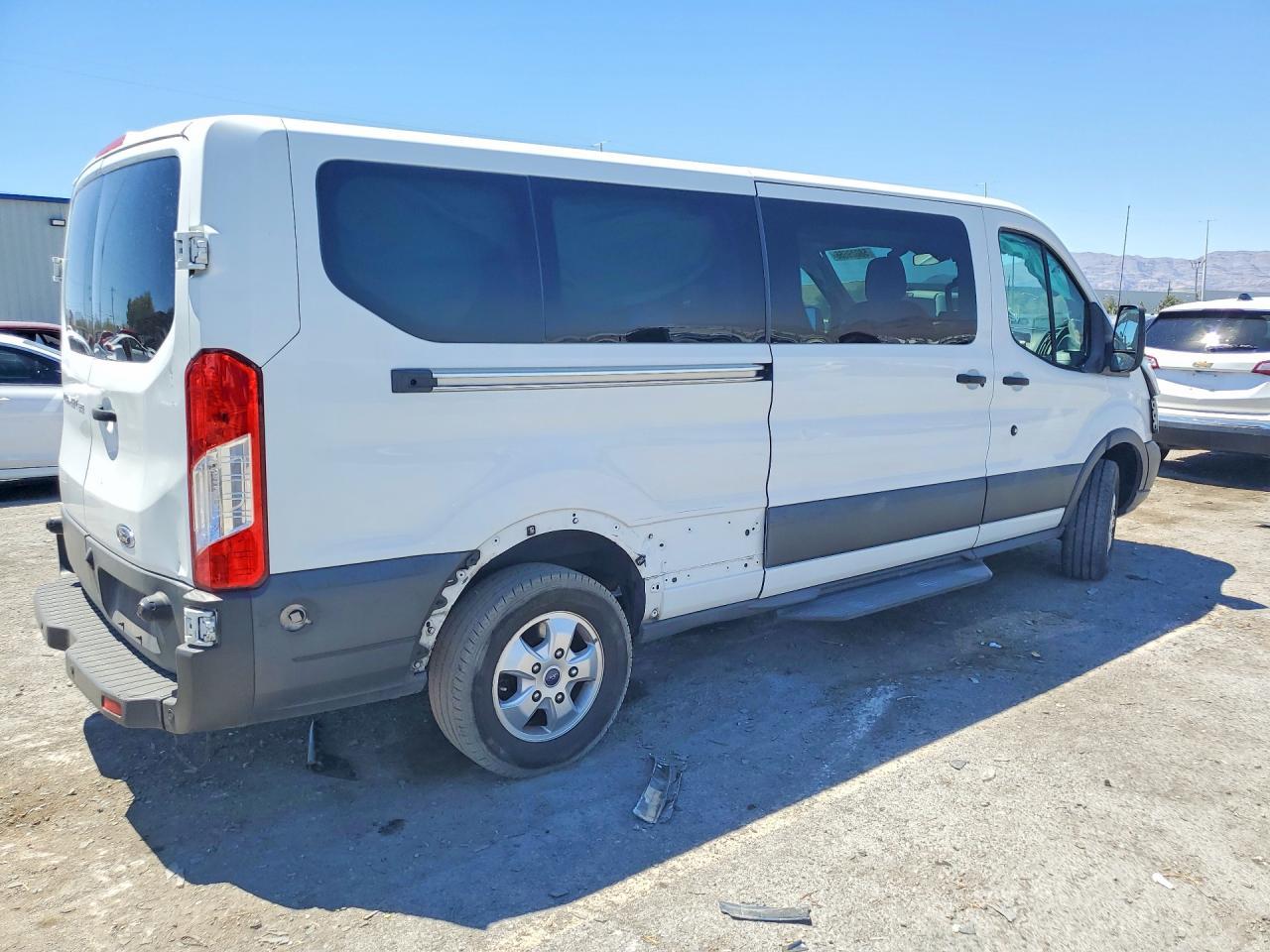 2017 Ford Transit T-350 - Фото 3