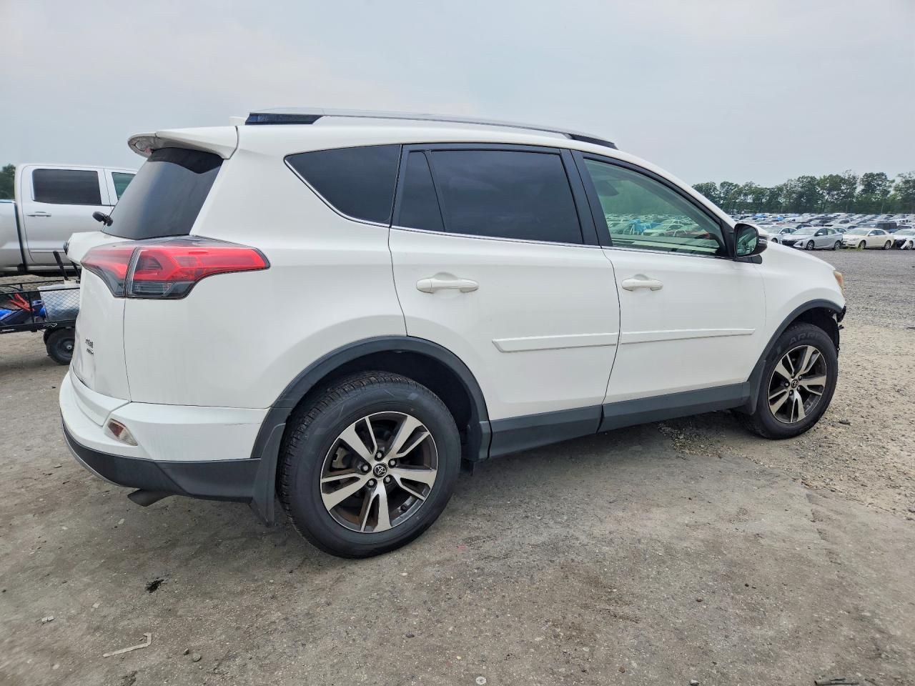 2018 Toyota Rav4 Xle - Фото 3
