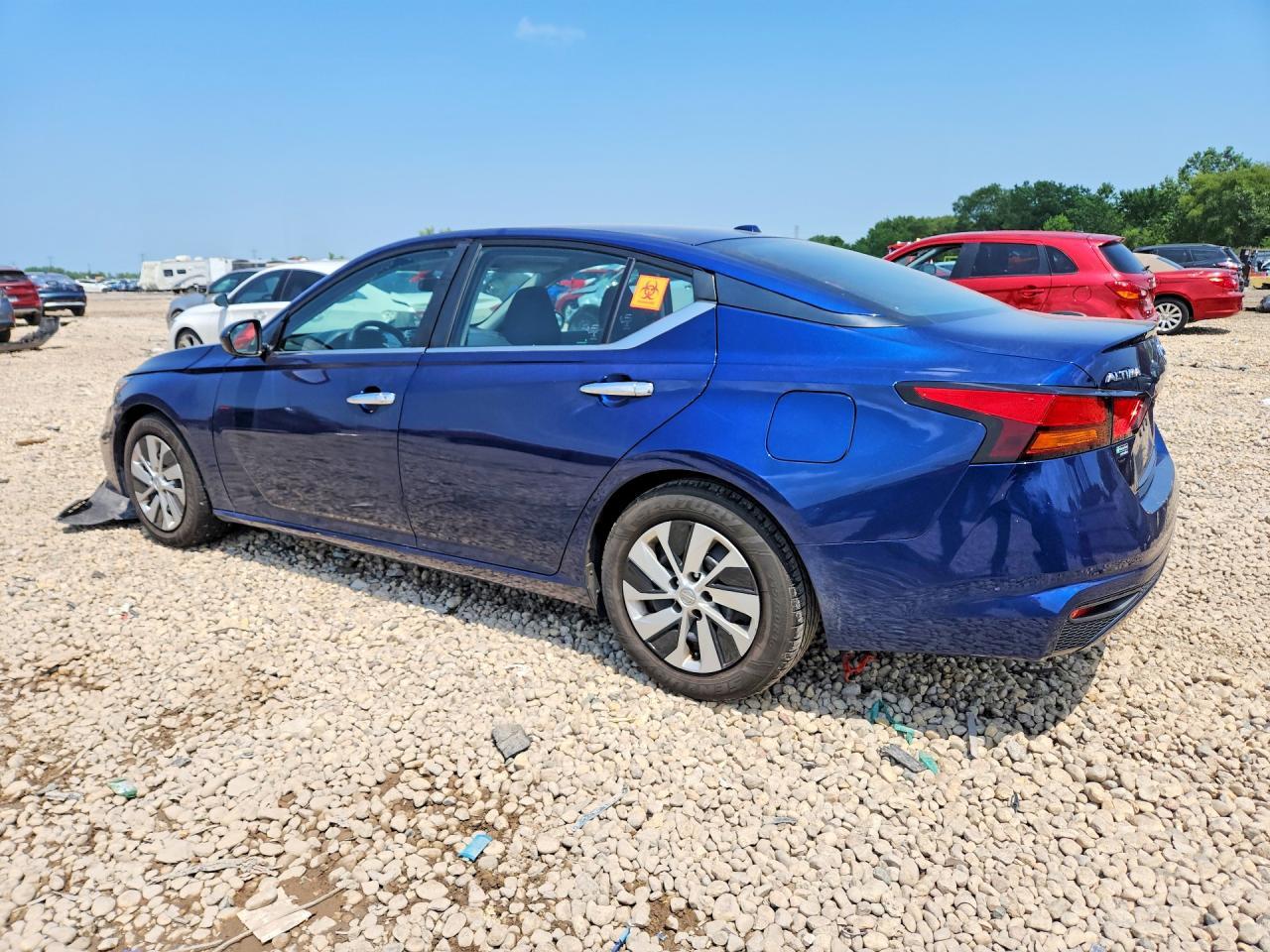 2020 Nissan Altima S - Фото 2