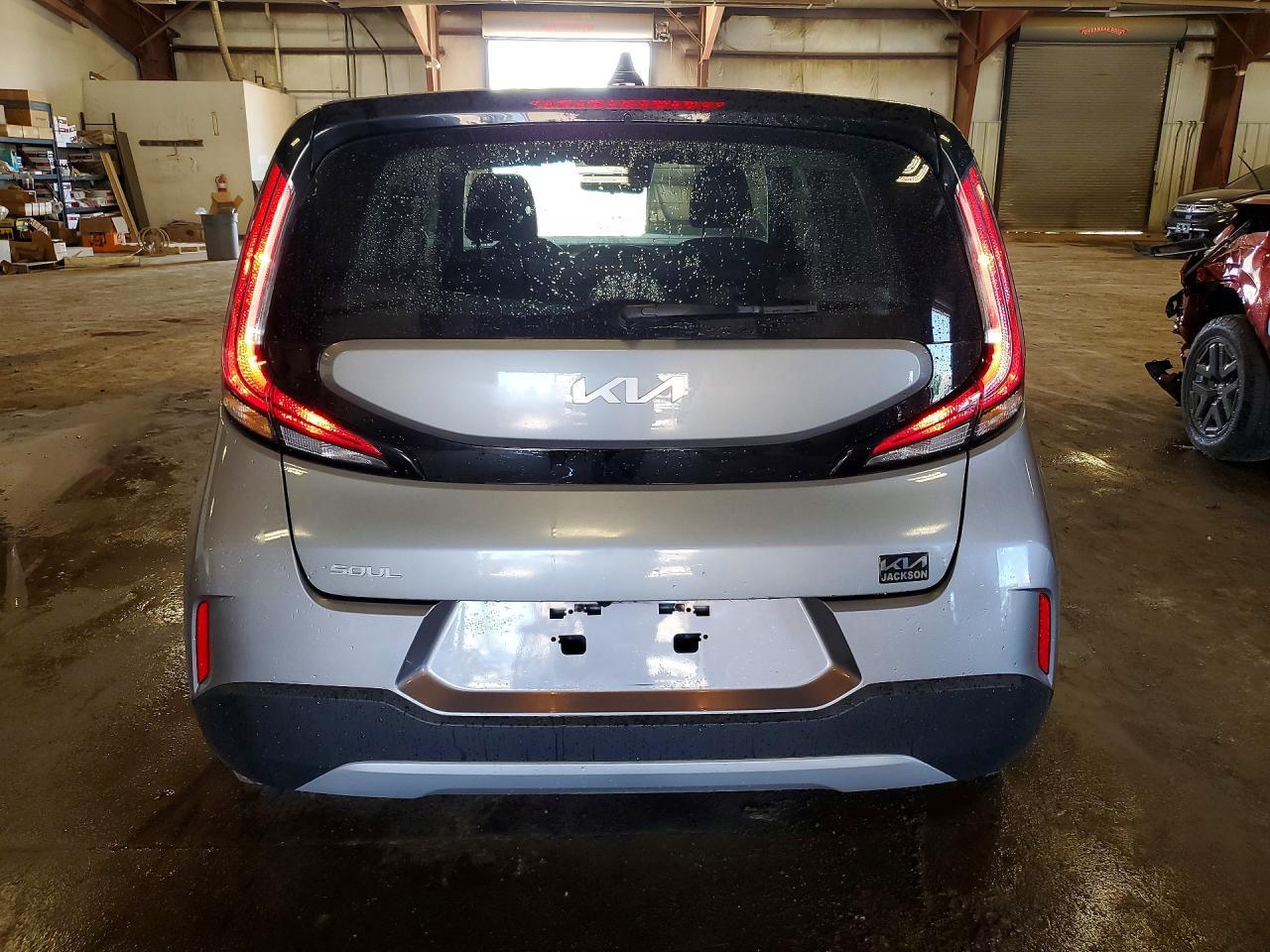 2025 Kia Soul Lx - Image 6
