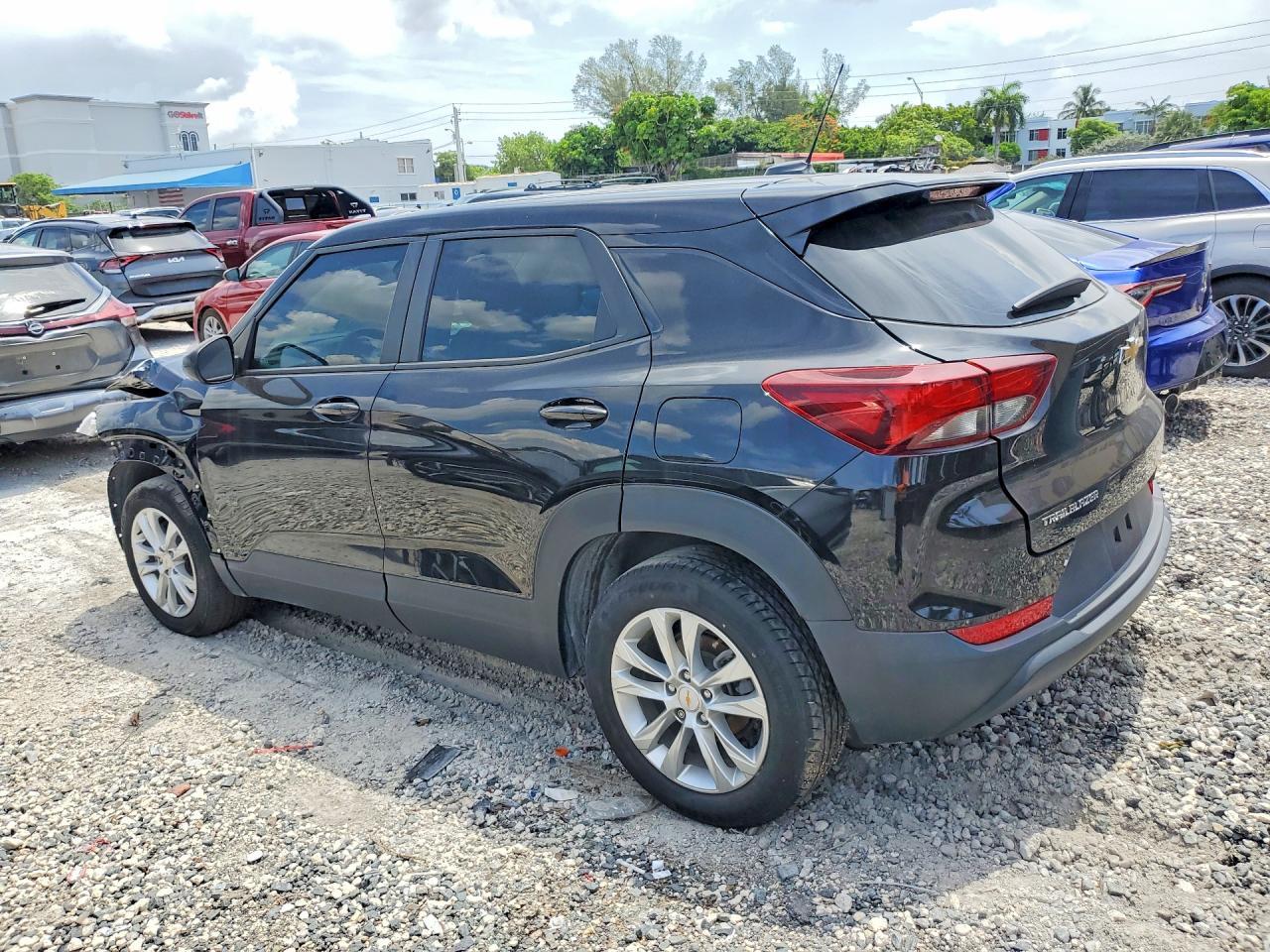 2021 Chevrolet Trailblazer Ls - Image 2