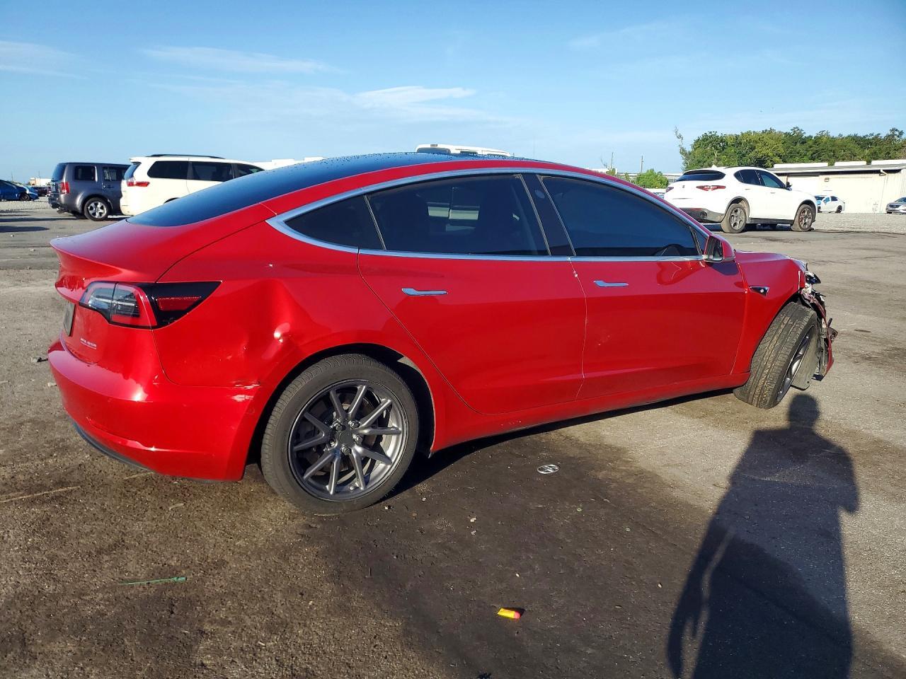 2020 Tesla Model 3 - Фото 3