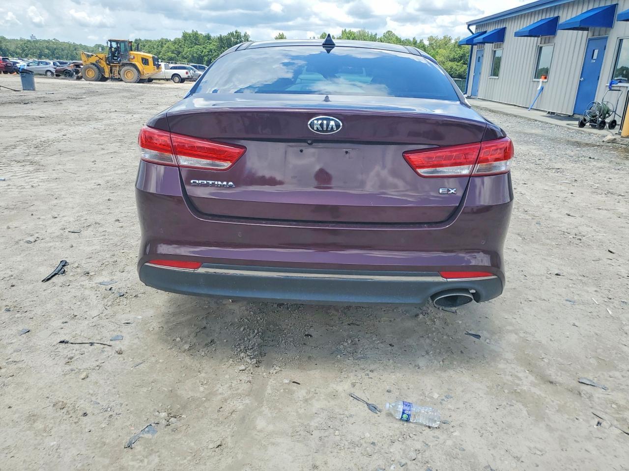 2017 Kia Optima Ex - Image 6