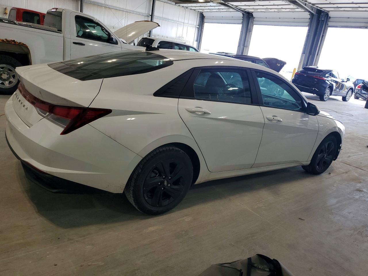 2022 Hyundai Elantra Sel - Image 3