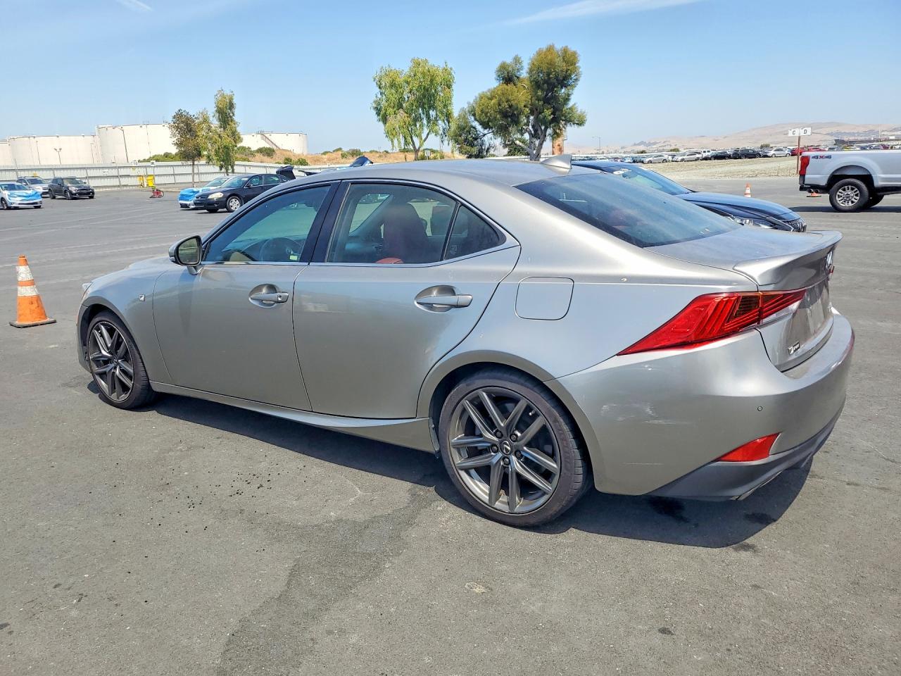 2019 Lexus Is 300 - Image 2
