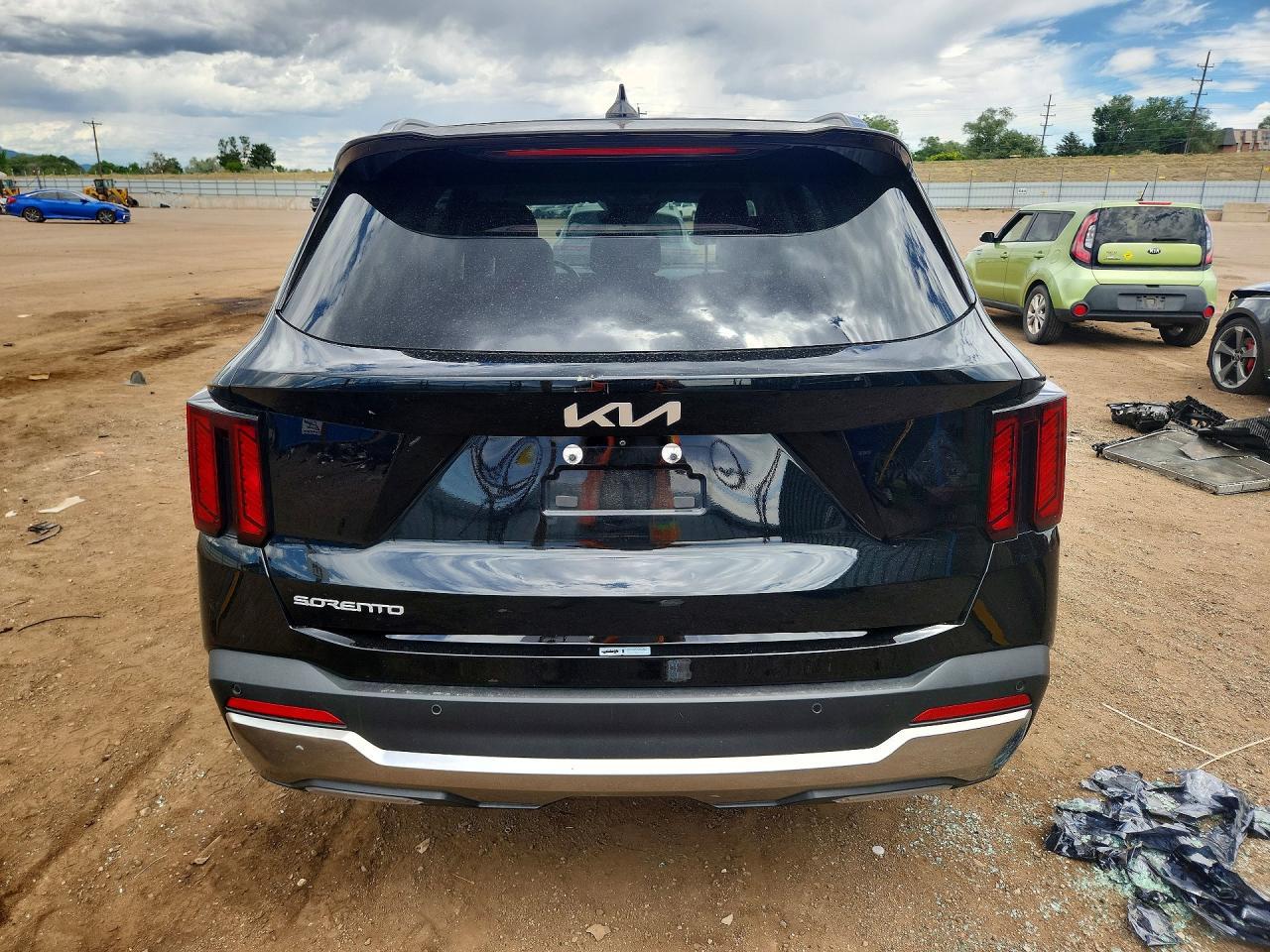 2025 Kia Sorento S - Image 6