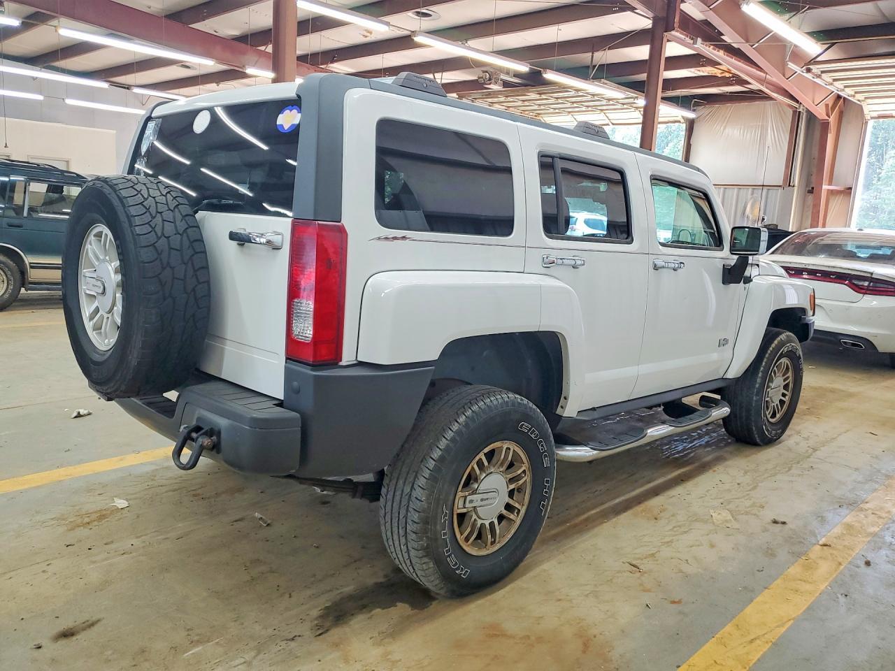 2009 Hummer H3 - Image 3