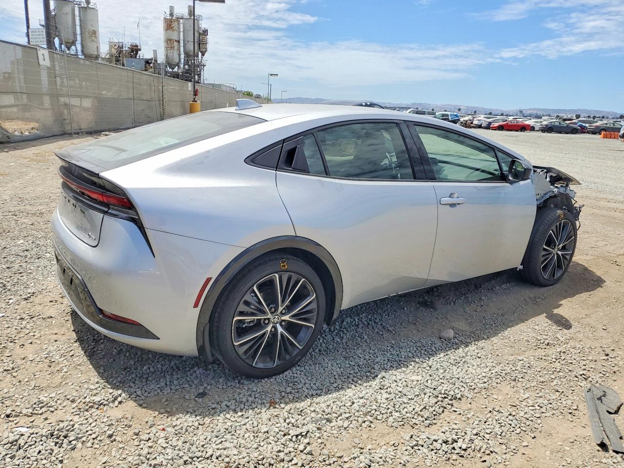 2025 Toyota Prius Xle - Image 3