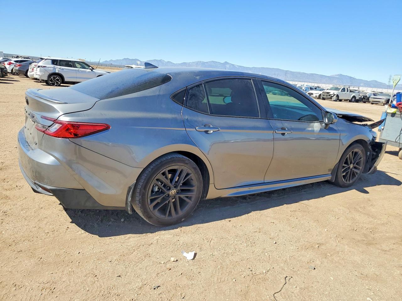 2026 Toyota Camry Se - Фото 3