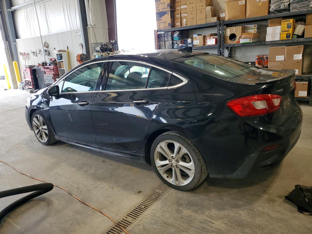 2016 Chevrolet Cruze Premier - Фото 2