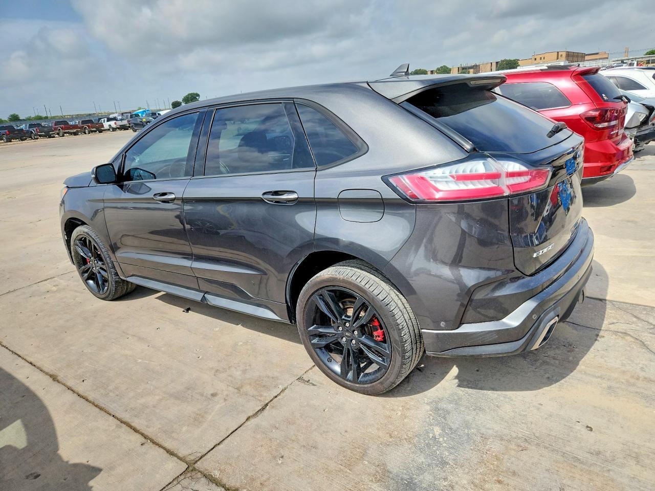 2019 Ford Edge St - Image 2