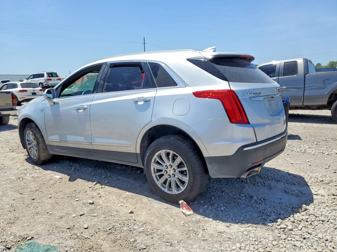 2018 Cadillac Xt5 - Image 2