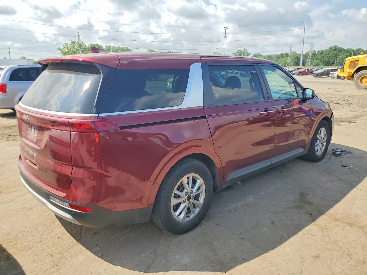 2023 Kia Carnival Lx - Image 3
