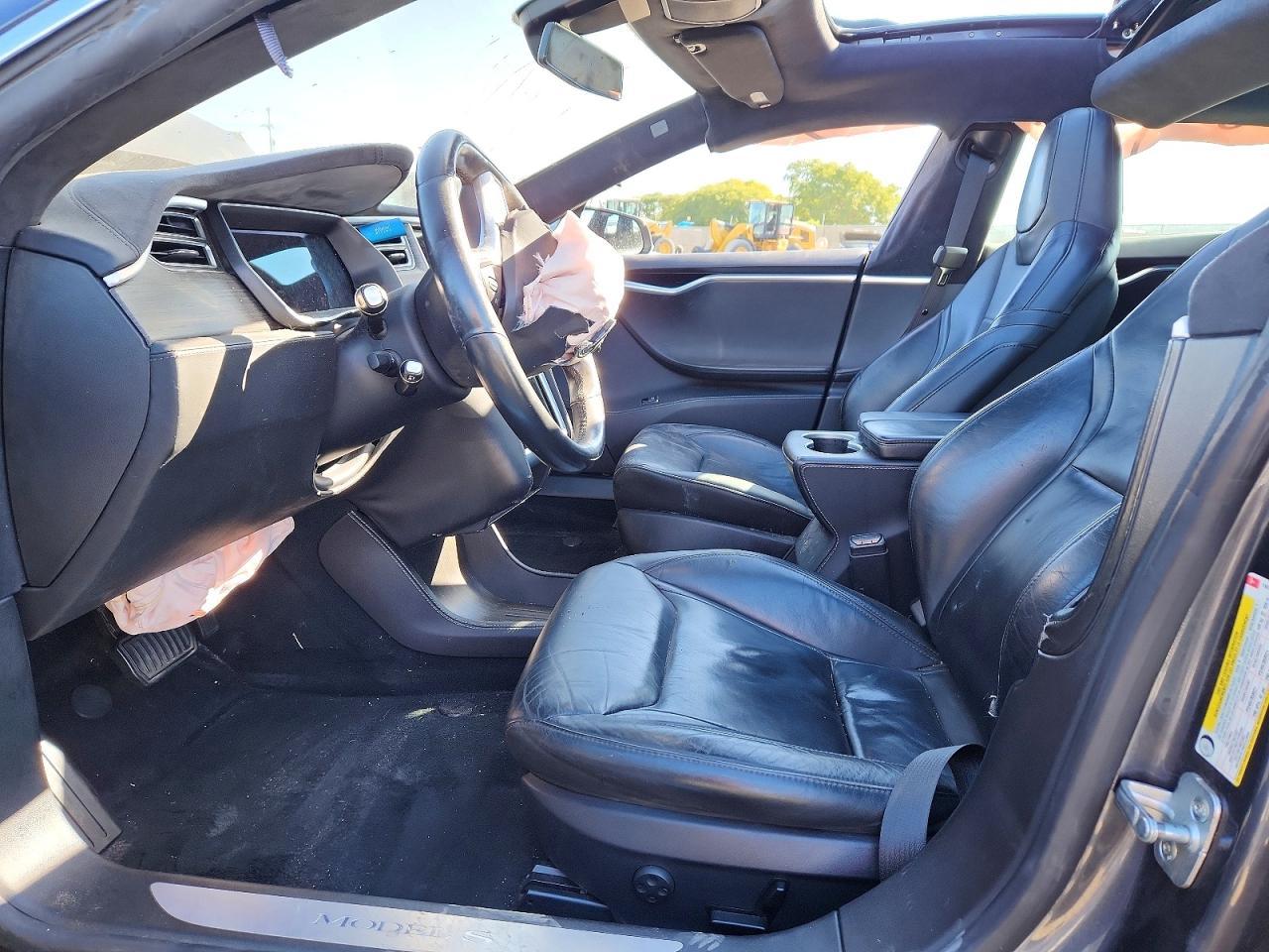 2015 Tesla Model S - Image 7