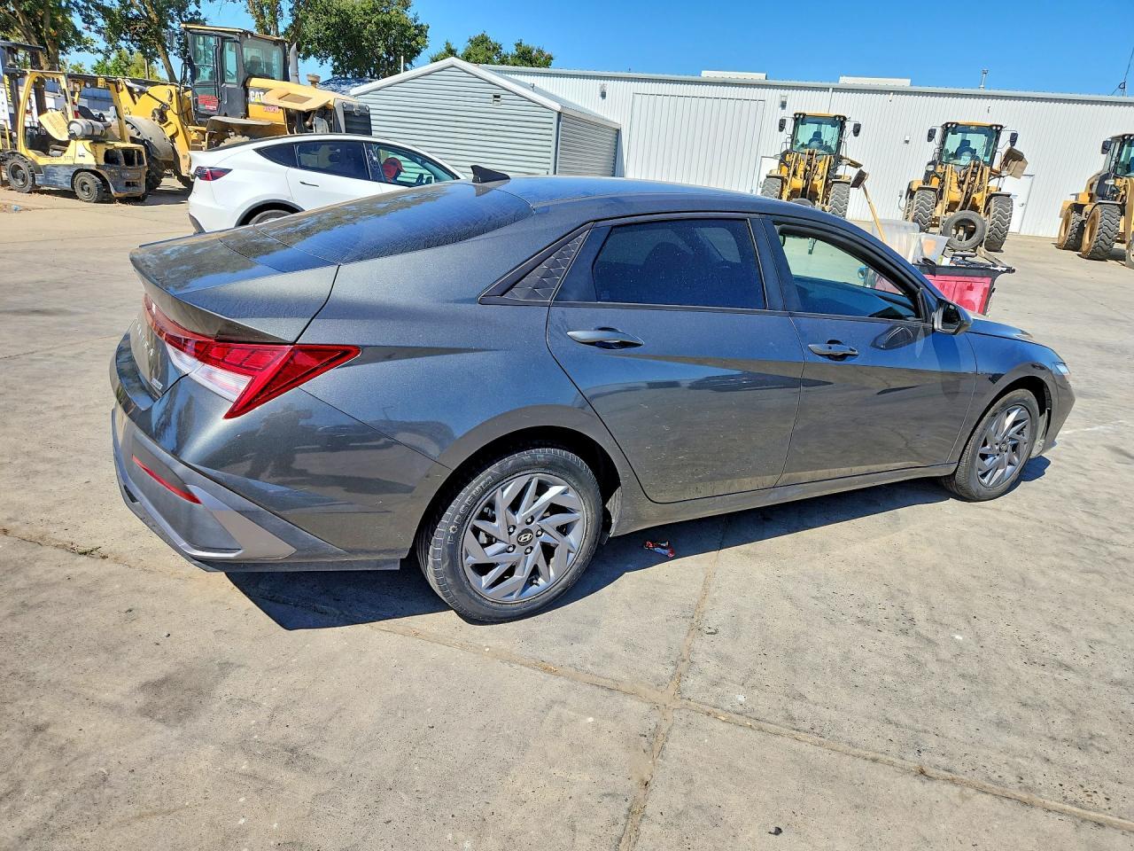2024 Hyundai Elantra Blue - Фото 3