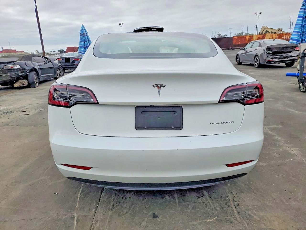 2023 Tesla Model 3 - Фото 6