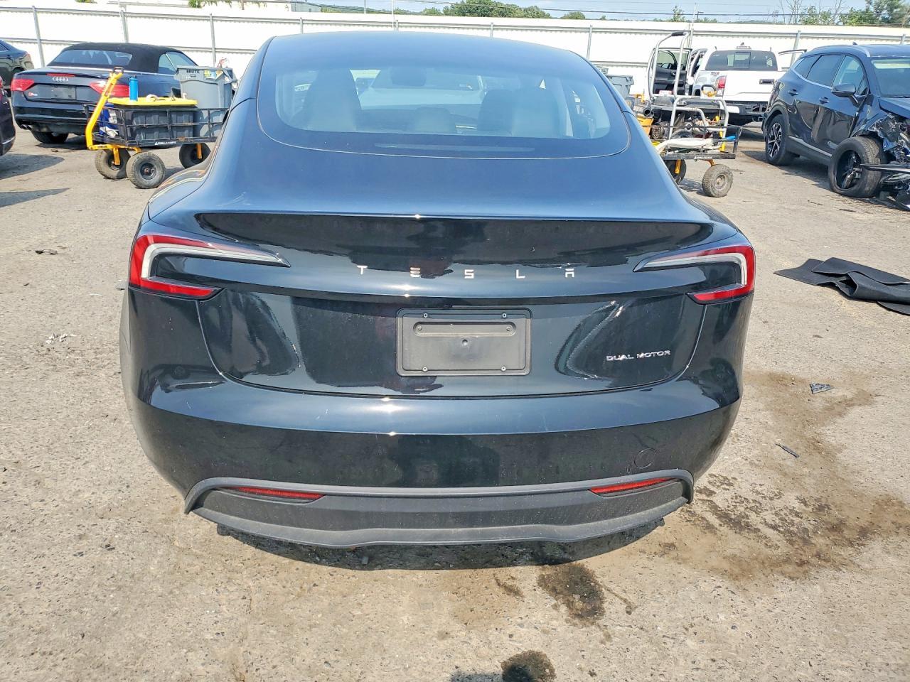 2024 Tesla Model 3 - Фото 6