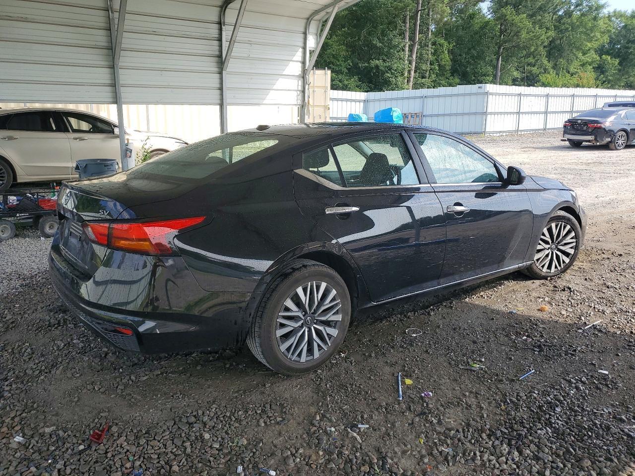 2024 Nissan Altima Sv - Image 3