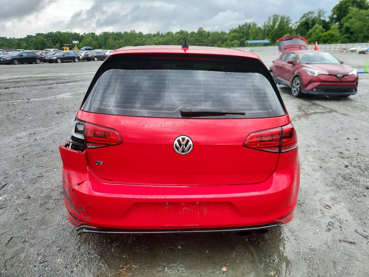 2016 Volkswagen Golf R - Image 6