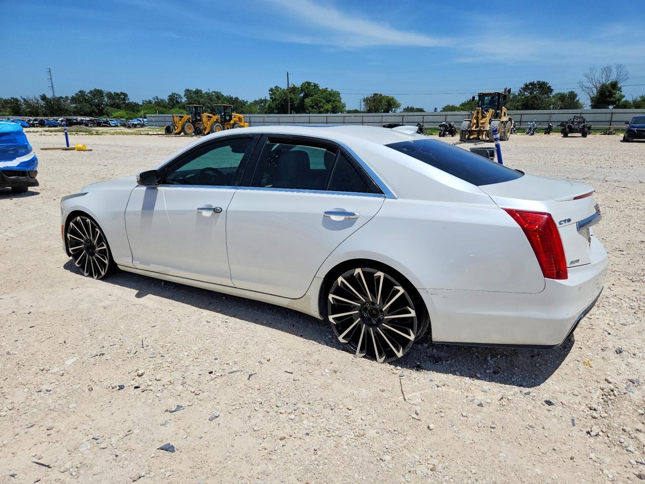 2017 Cadillac Cts Luxury - Фото 2