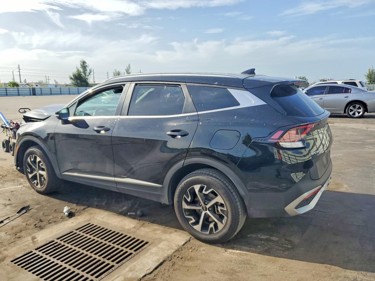 2025 Kia Sportage Ex - Image 2