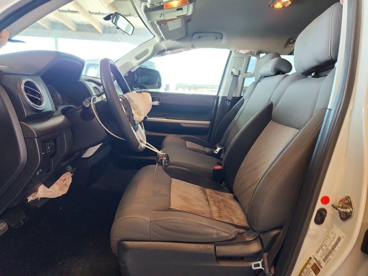 2017 Toyota Tundra Sr5 - Image 7