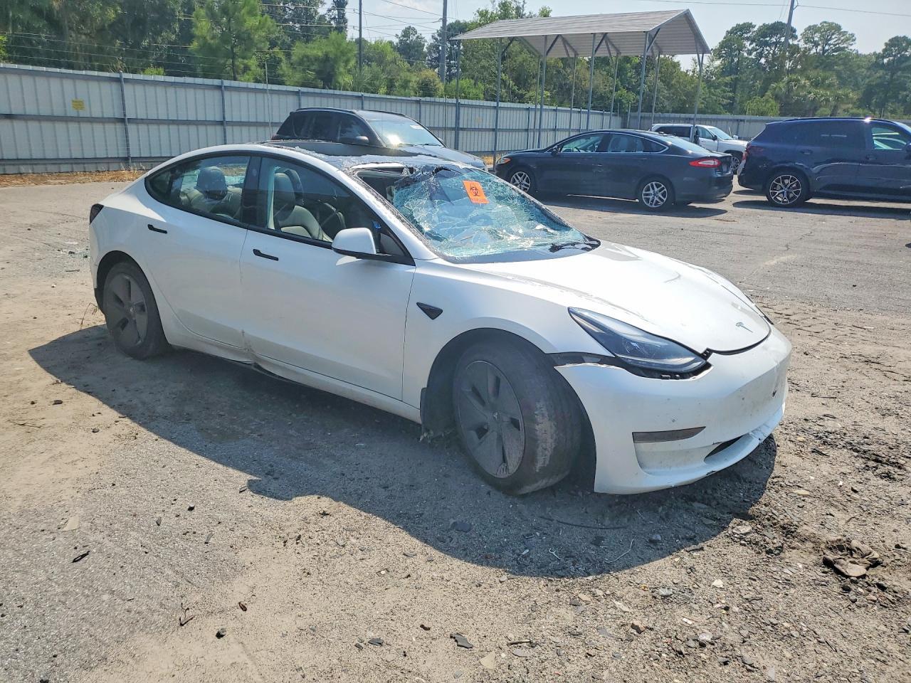 2023 Tesla Model 3 - Фото 4