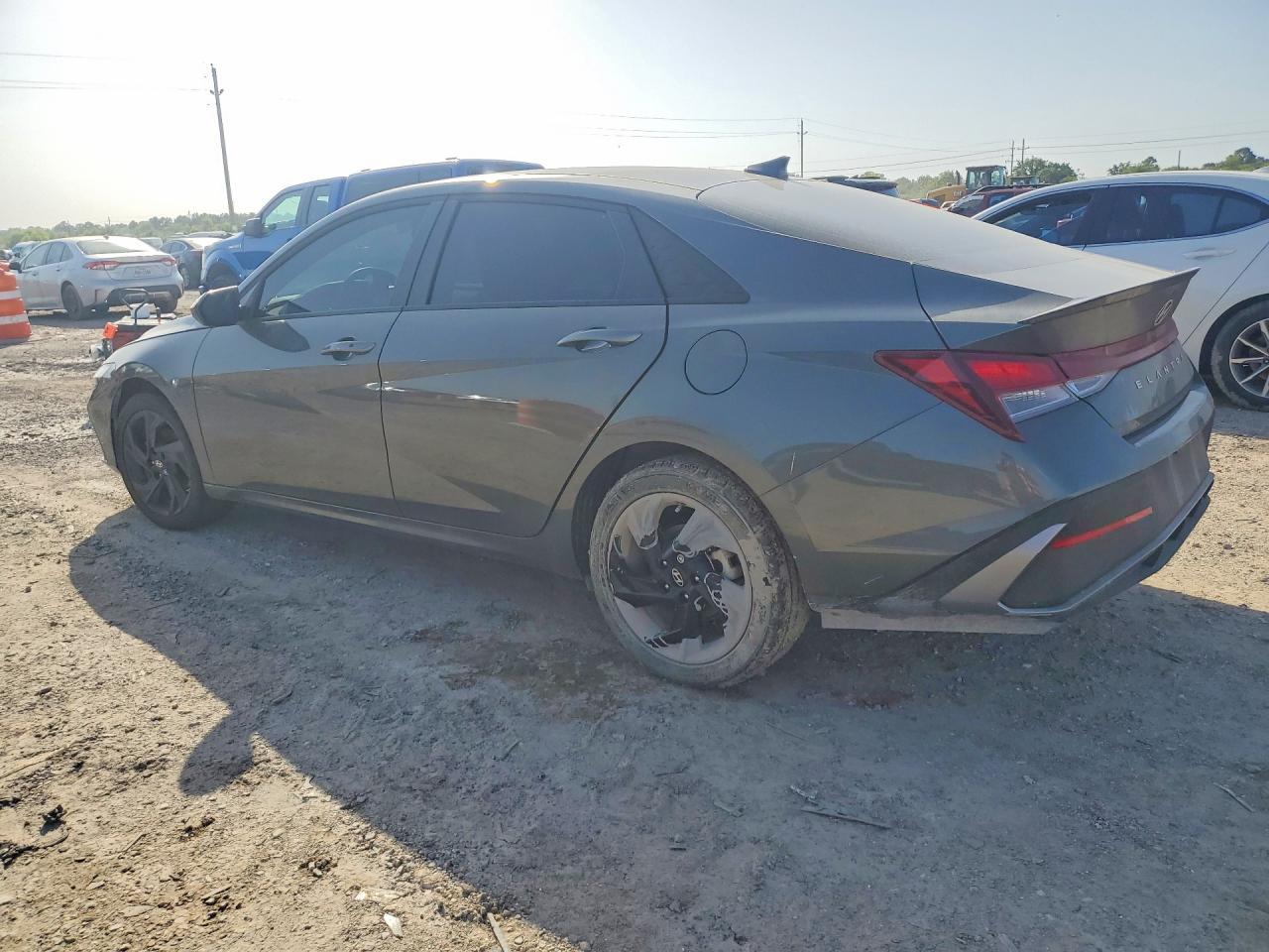 2026 Hyundai Elantra - Фото 2