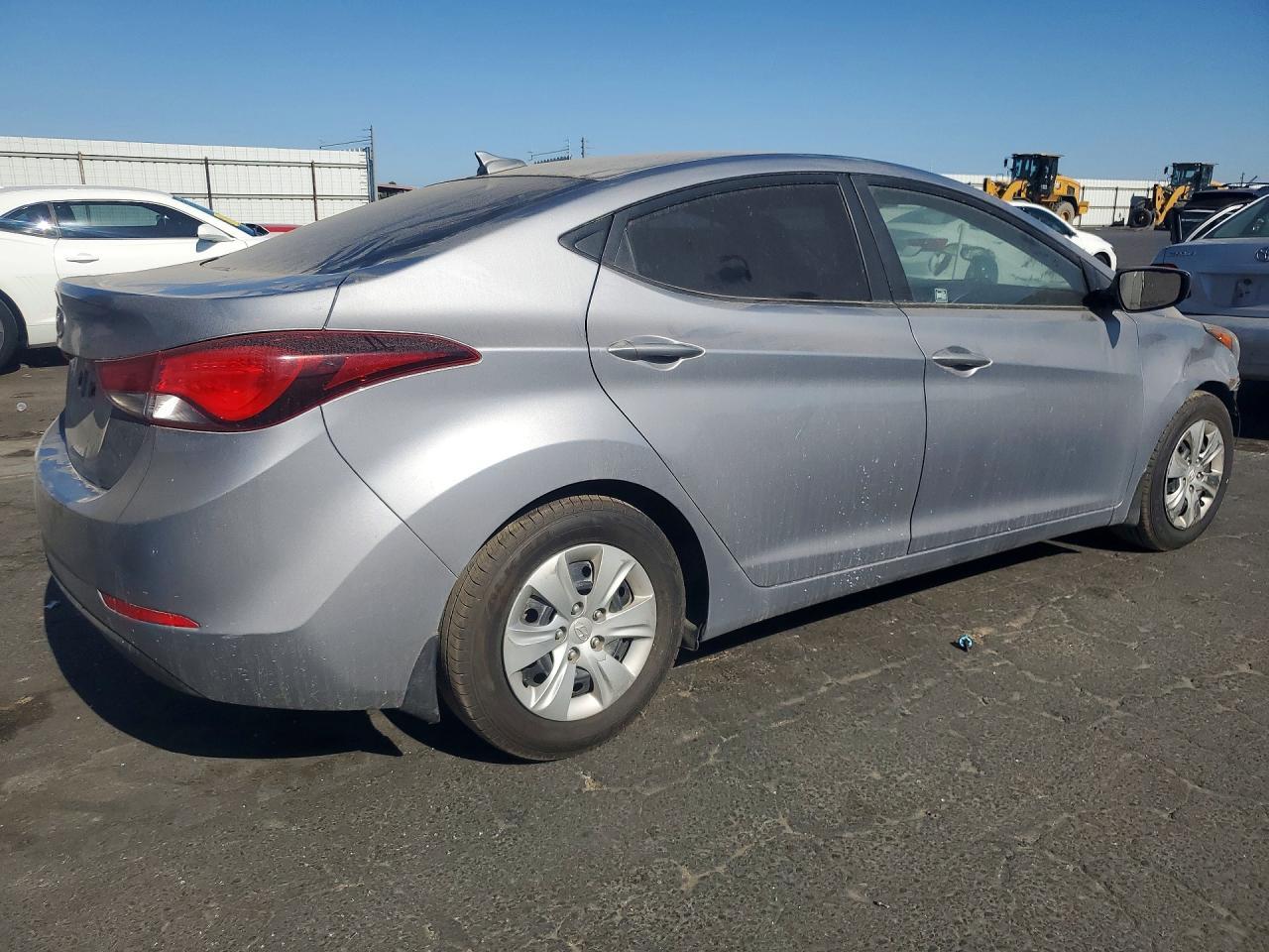 2016 Hyundai Elantra Se - Image 3