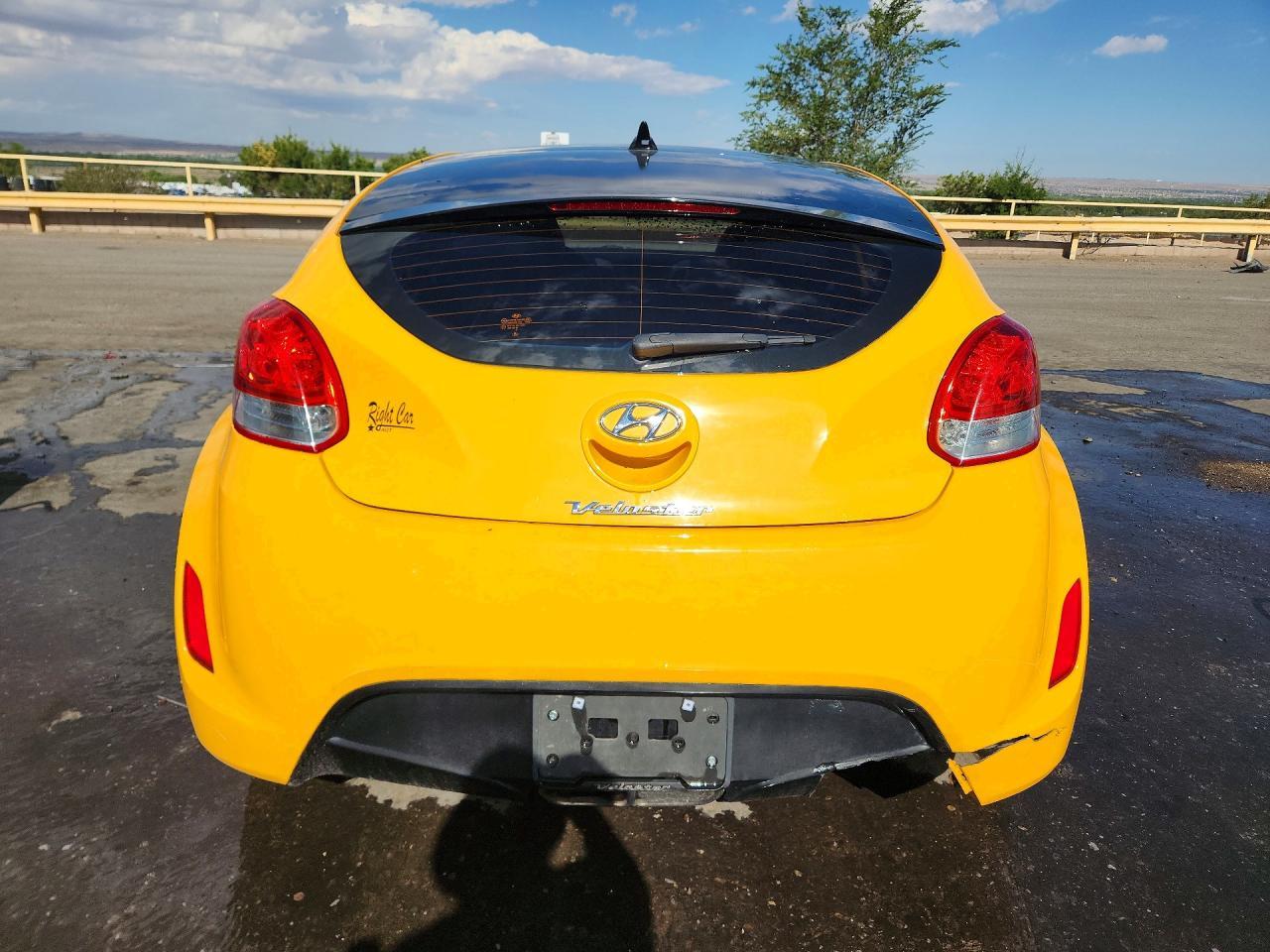 2013 Hyundai Veloster Base - Image 6
