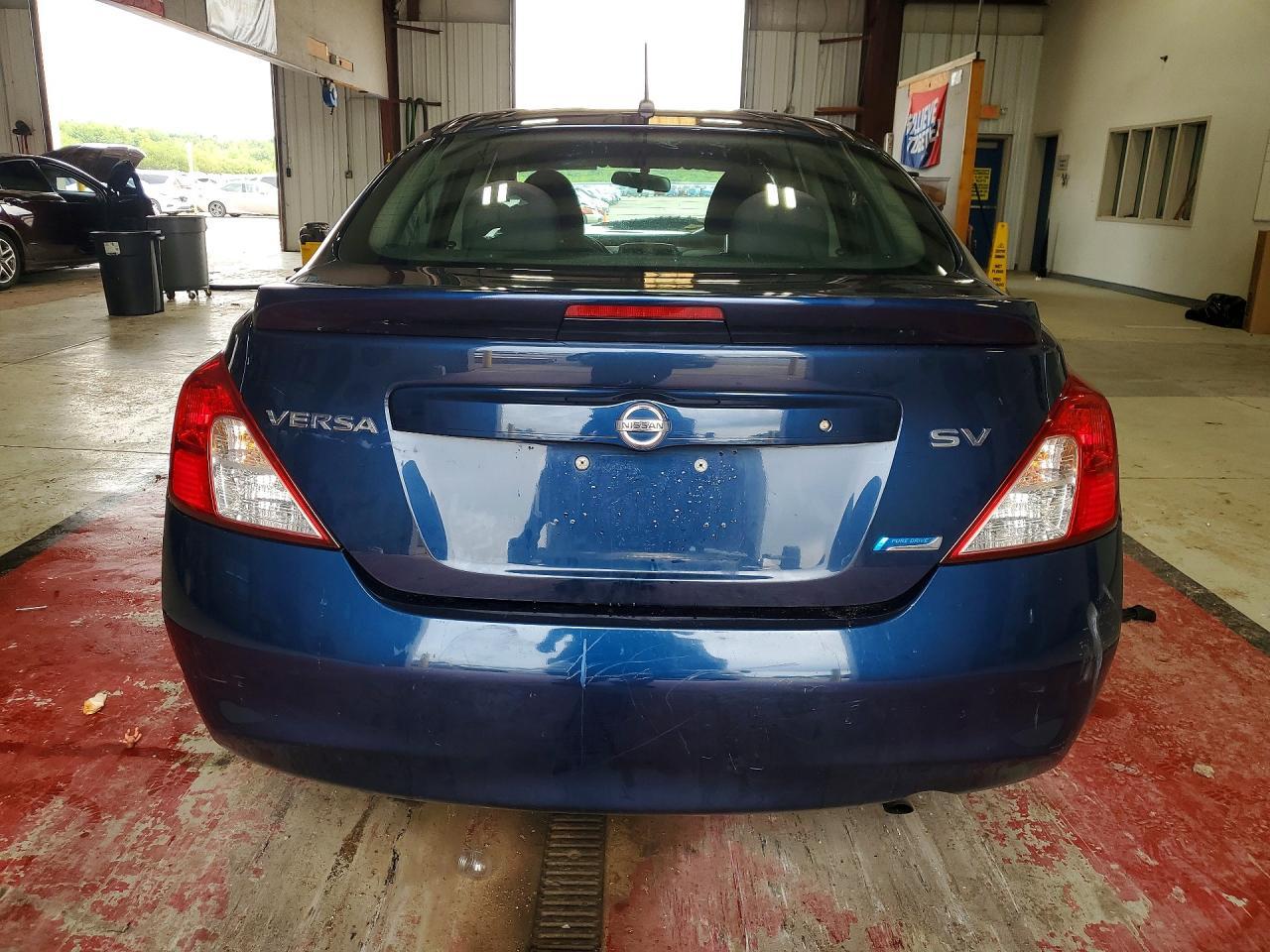 2013 Nissan Versa 1.6 S - Image 6