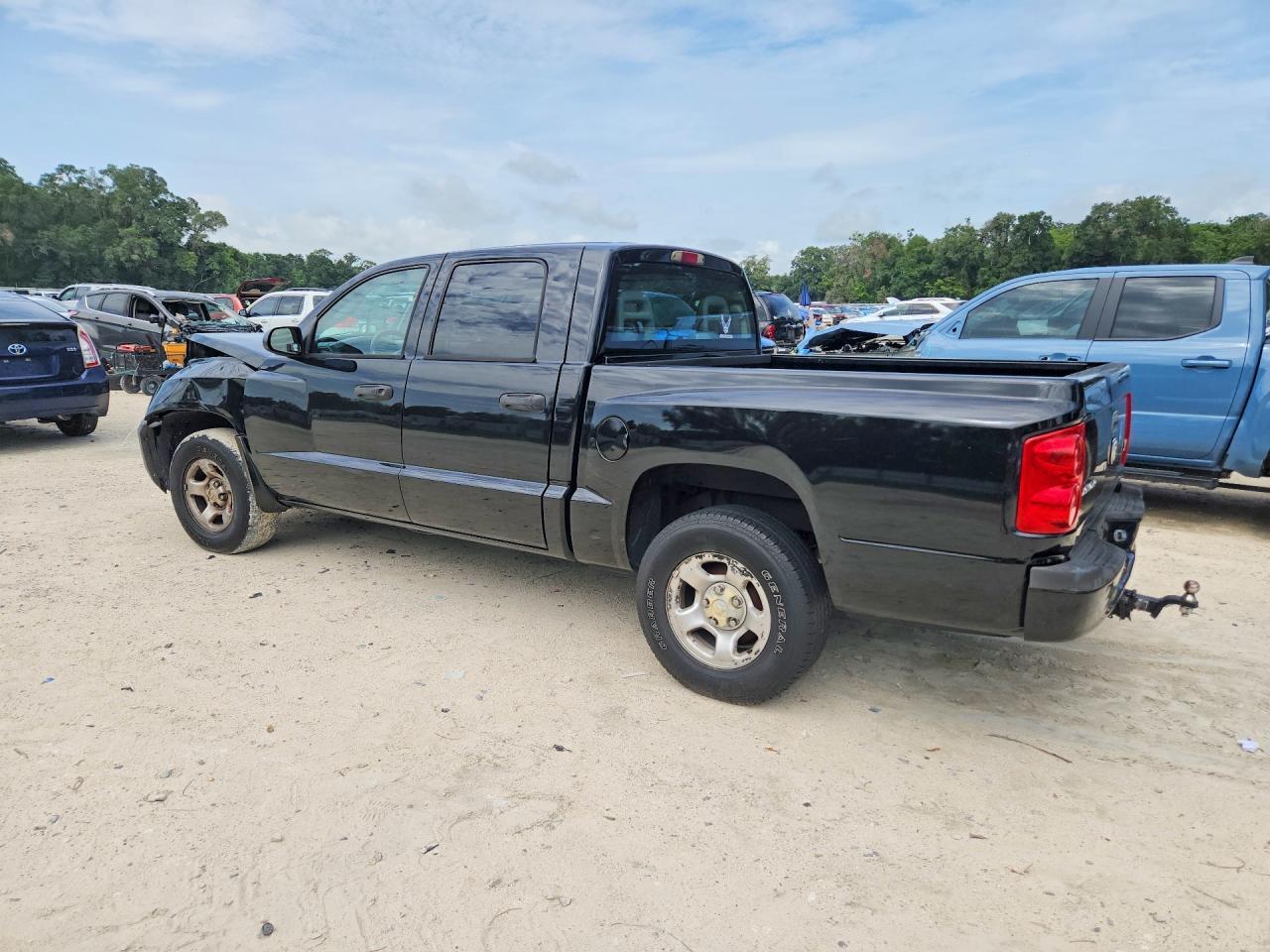 2005 Dodge Dakota Quad - Фото 2
