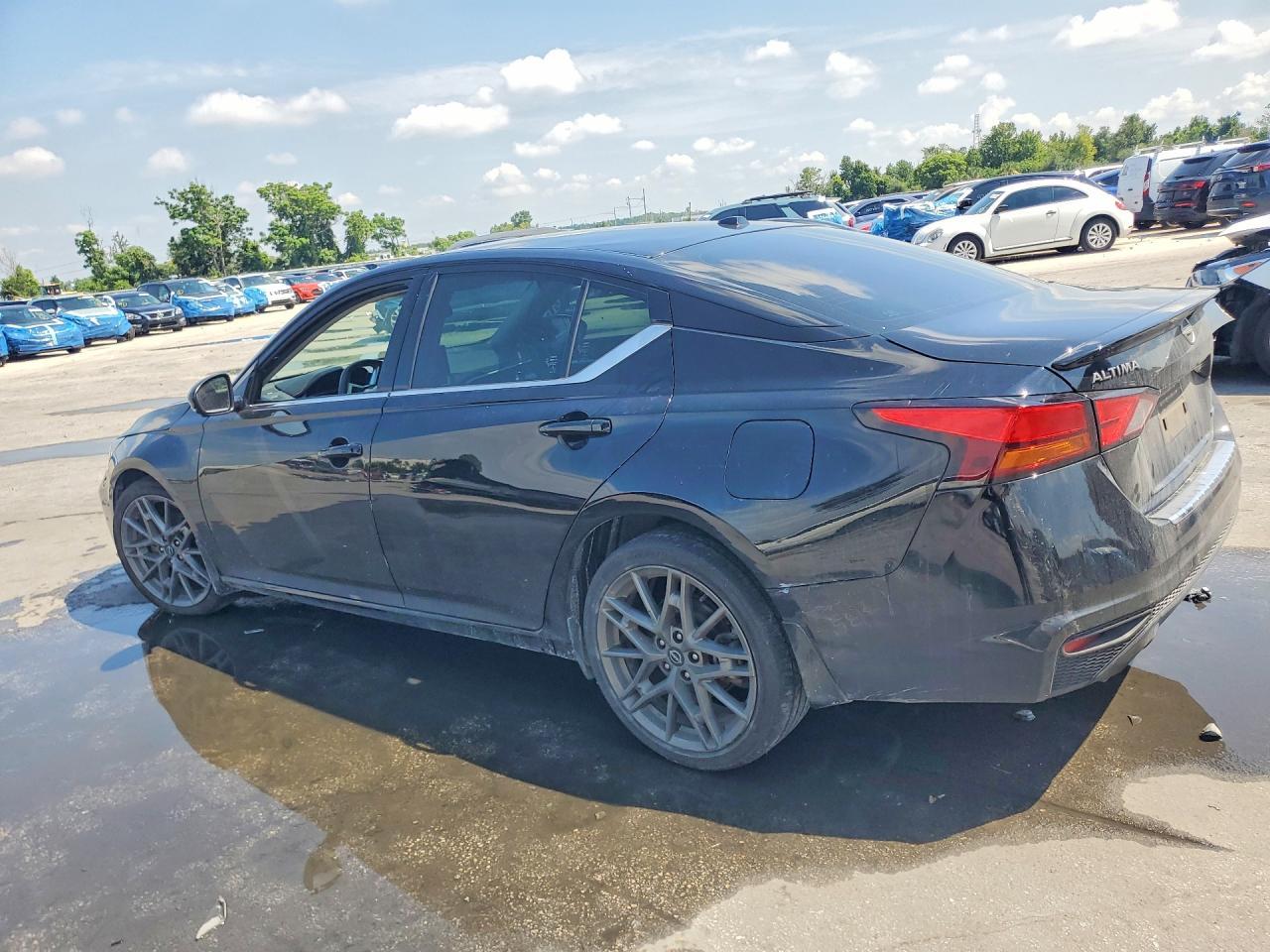 2023 Nissan Altima Sr - Фото 2