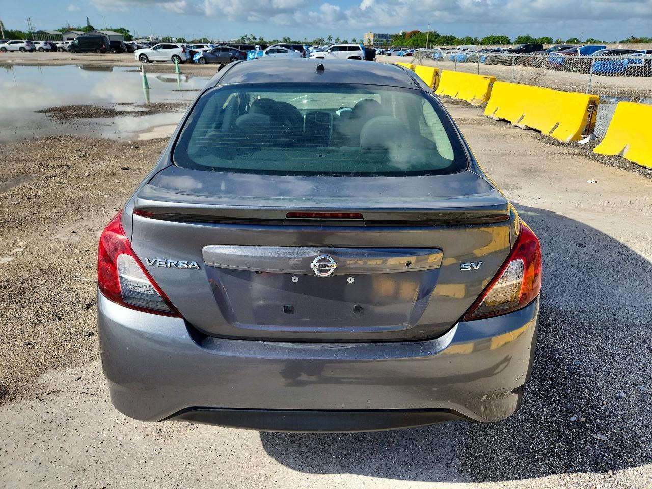 2019 Nissan Versa Sv - Image 6