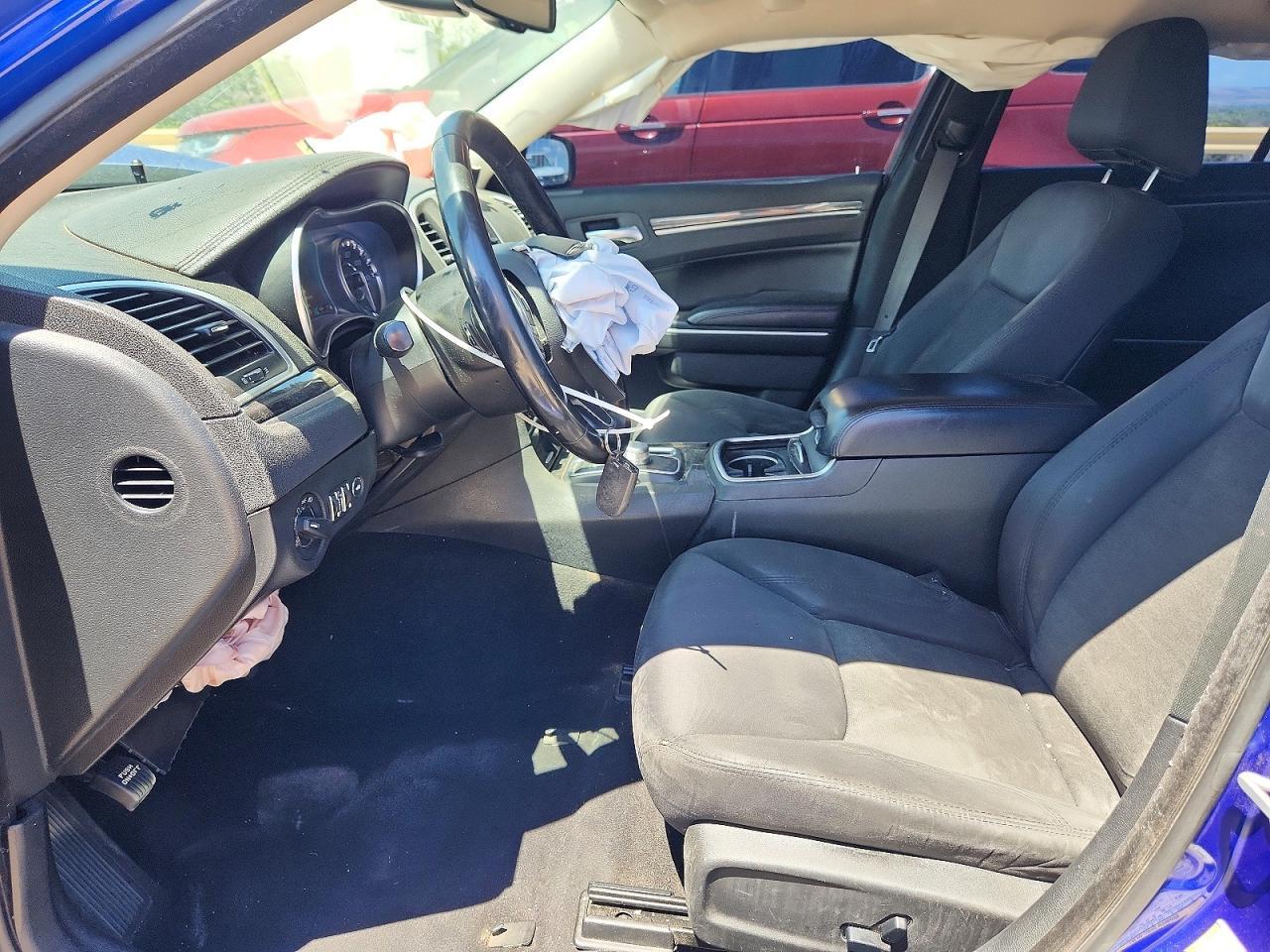 2019 Chrysler 300 Touring - Image 7