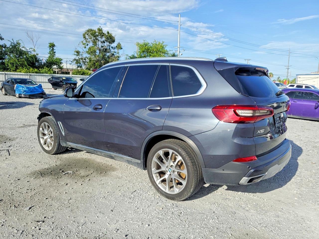 2020 BMW X5 Sdrive 40I - Фото 2