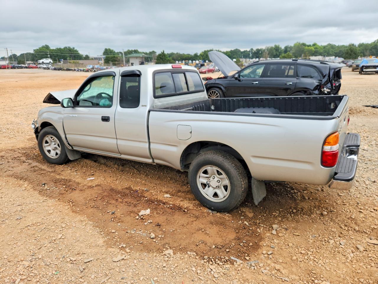 2004 Toyota Tacoma Xtracab - Image 2