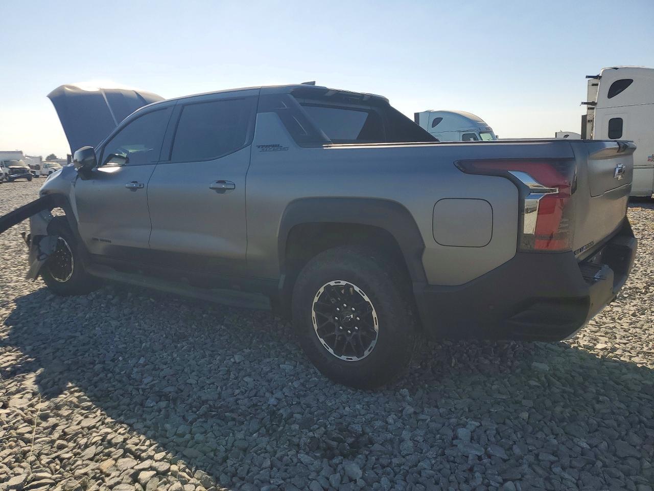 2026 Chevrolet Silverado Trail Boss - Image 2