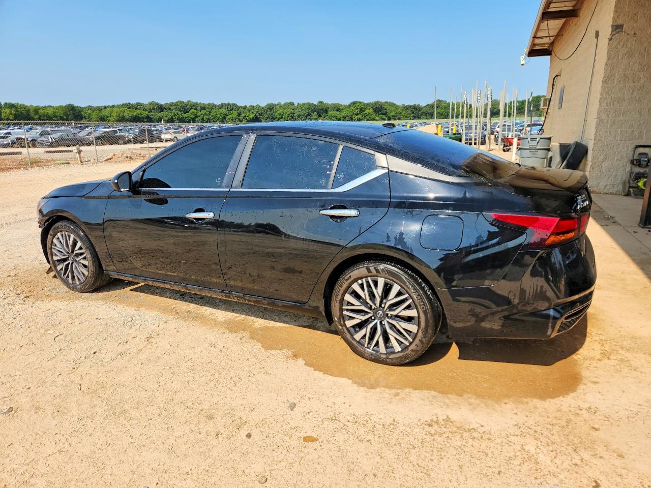 2025 Nissan Altima Sv - Image 2