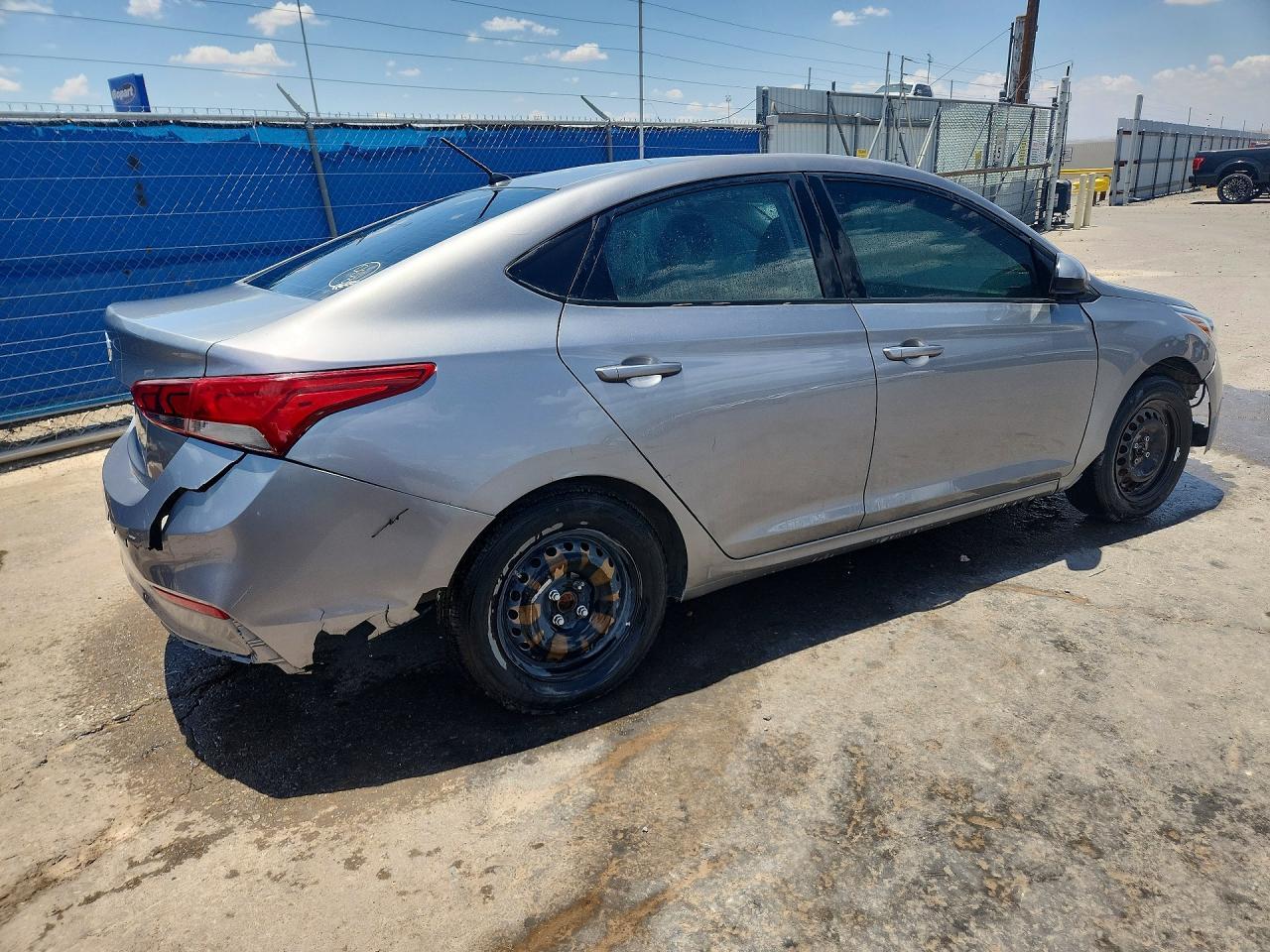 2021 Hyundai Accent Se - Фото 3