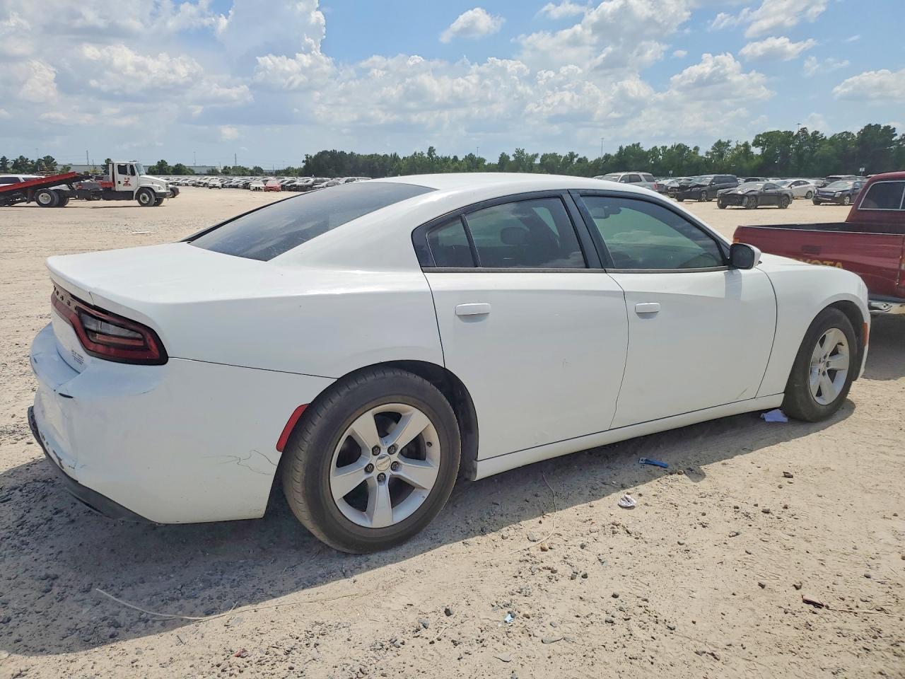 2017 Dodge Charger Se - Image 3