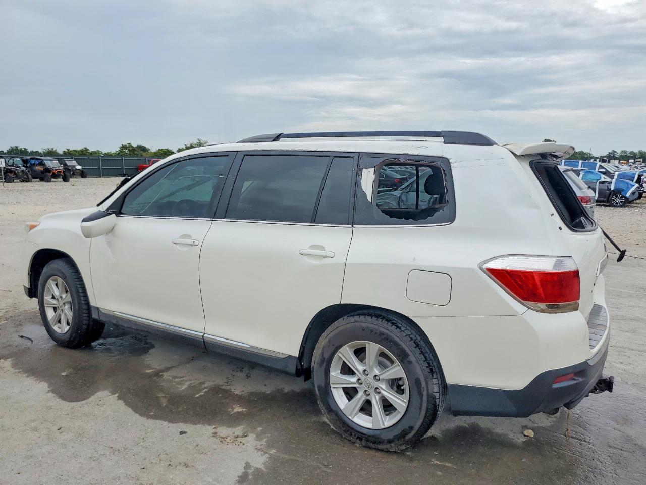 2013 Toyota Highlander Se - Фото 2