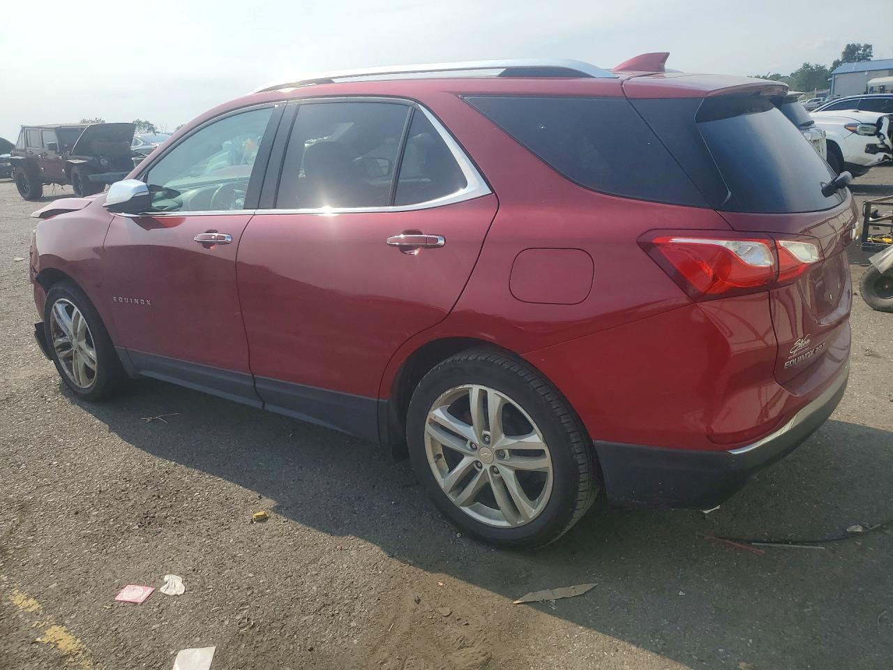 2020 Chevrolet Equinox Premier - Image 2