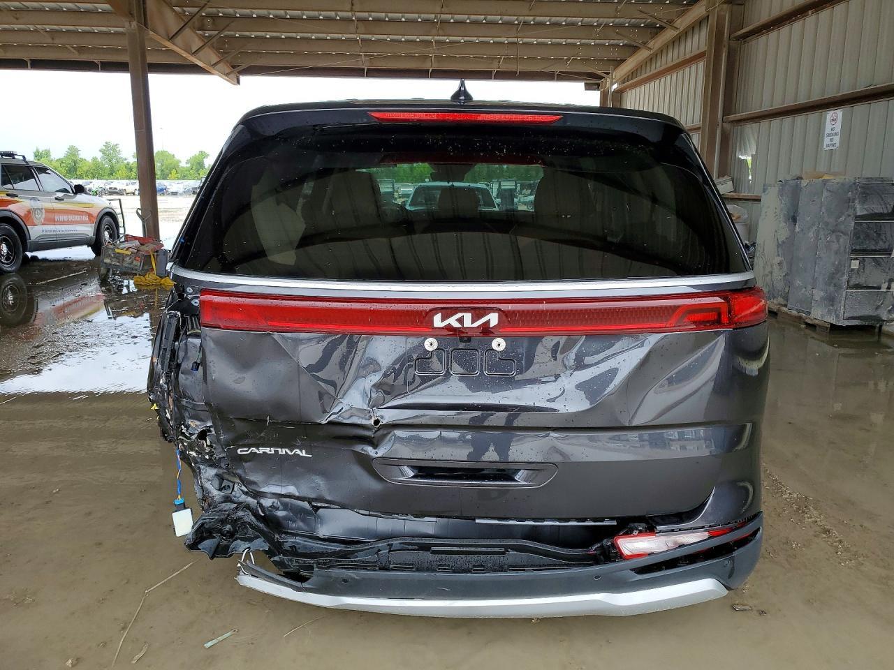 2024 Kia Carnival Lx - Image 6