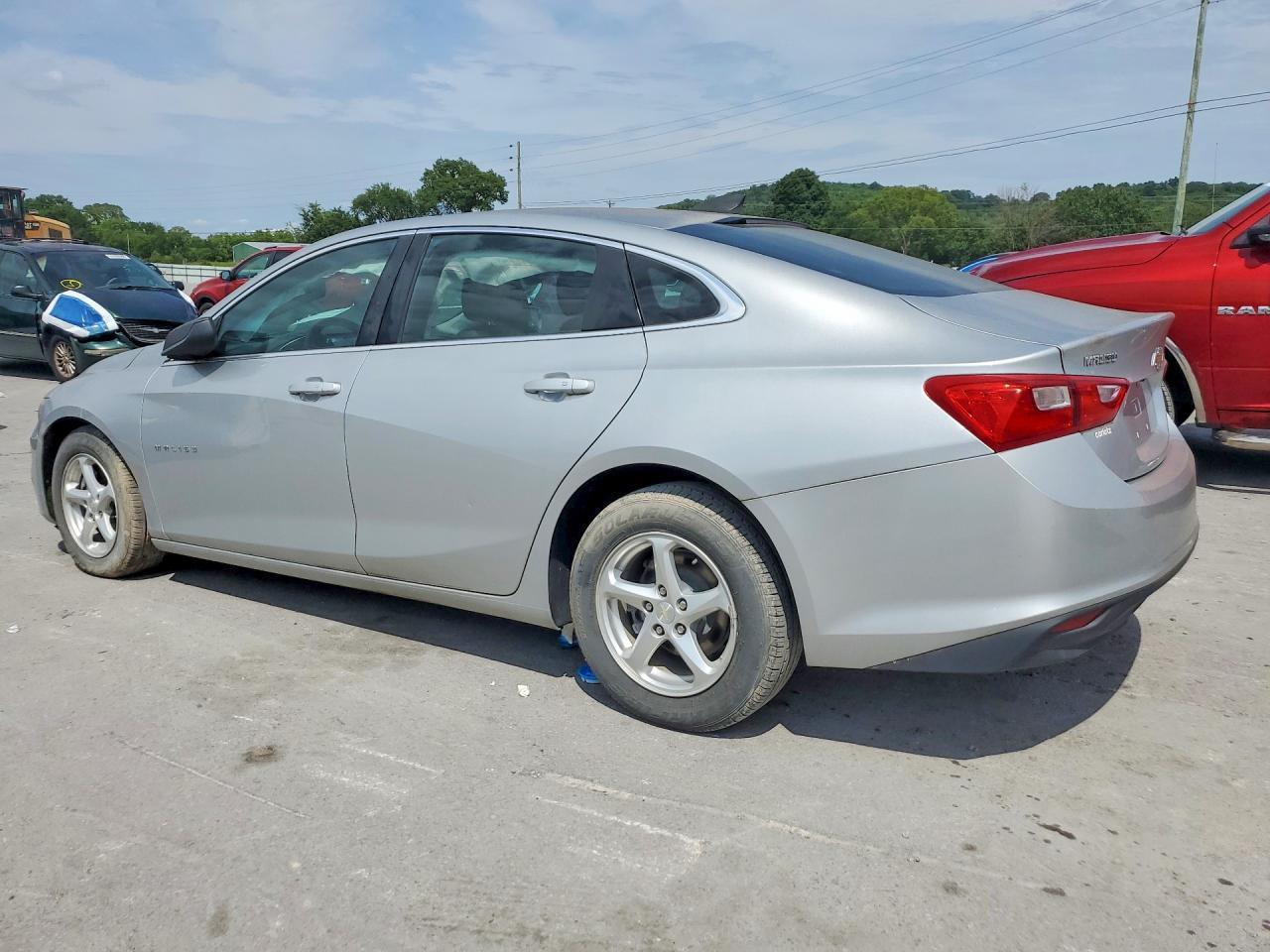 2018 Chevrolet Malibu Ls - Фото 2