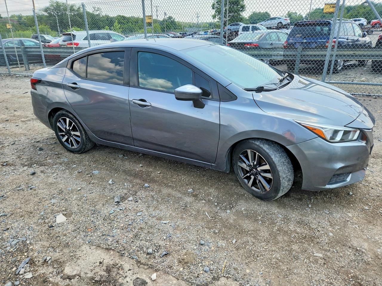2021 Nissan Versa Sv - Image 4
