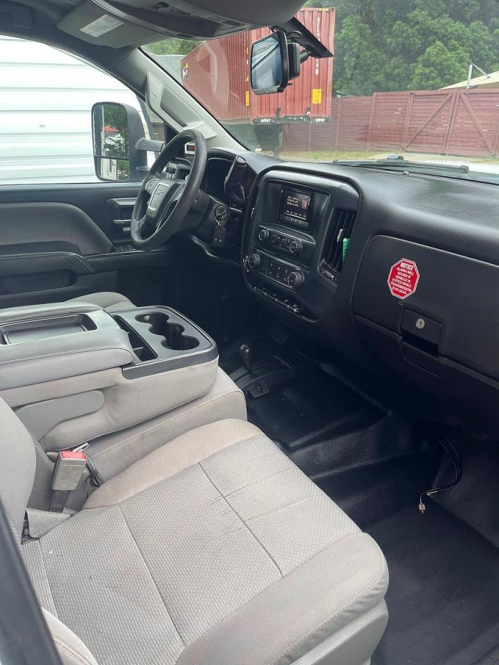 2015 GMC Sierra K3500 - Image 5