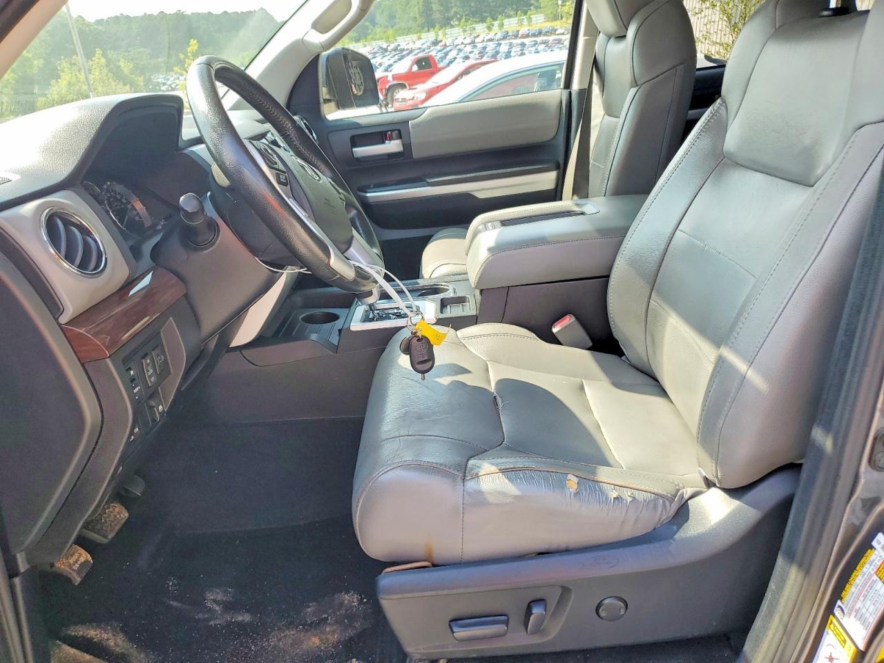 2014 Toyota Tundra Crewmax Limited - Image 7