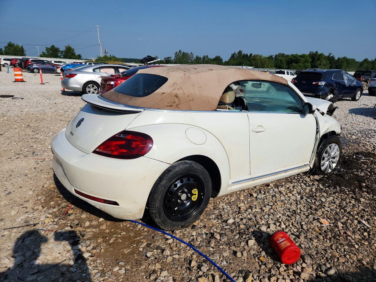 2019 Volkswagen Beetle S - Image 3