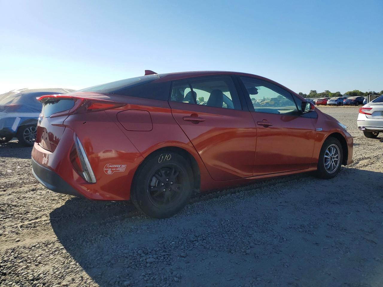 2017 Toyota Prius Prime Premium - Фото 3